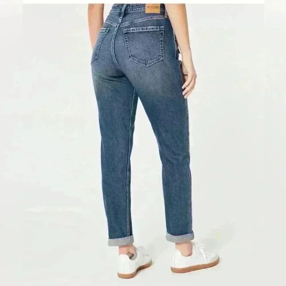 BNWT Hollister Curvy Ultra  High Rise Mom Jeans Size 00R - Picture 2 of 15